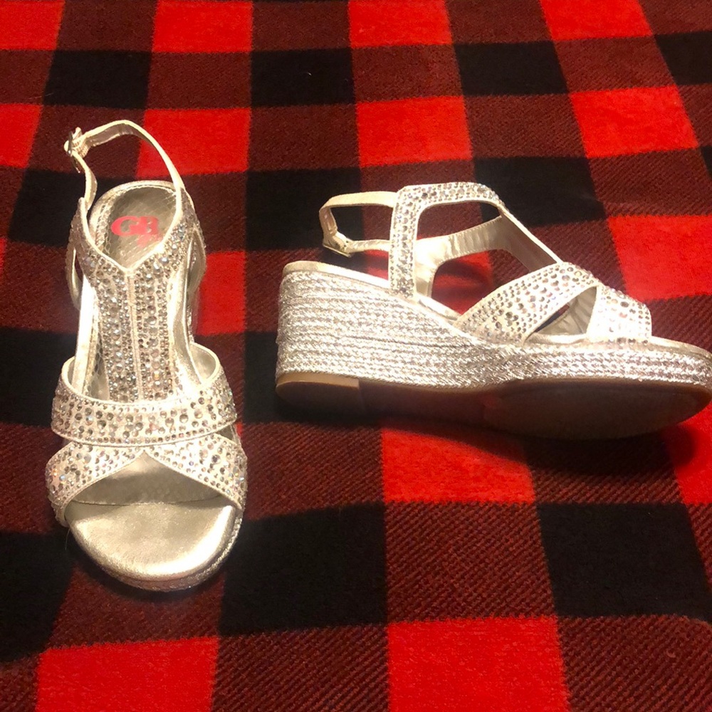 Girls Gianni Bini girls rhinestone wedges size 2